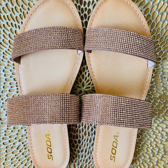 🔥FLASH SALE🔥 Rose Gold Rhinestone Slide Sandals - Picture 6 of 7